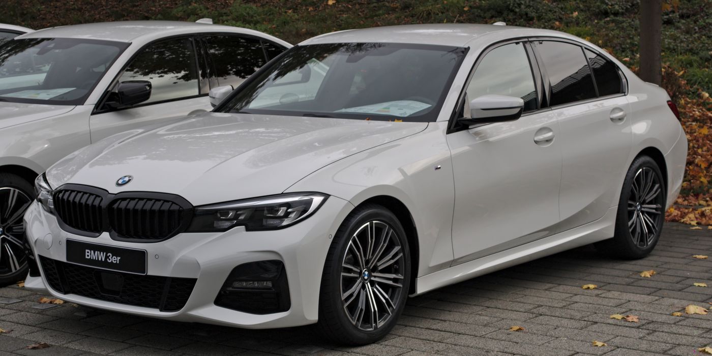 Modern BMW G20 digital dashboard display